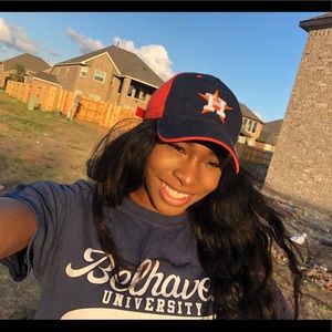 Meet your Posher, Sacara